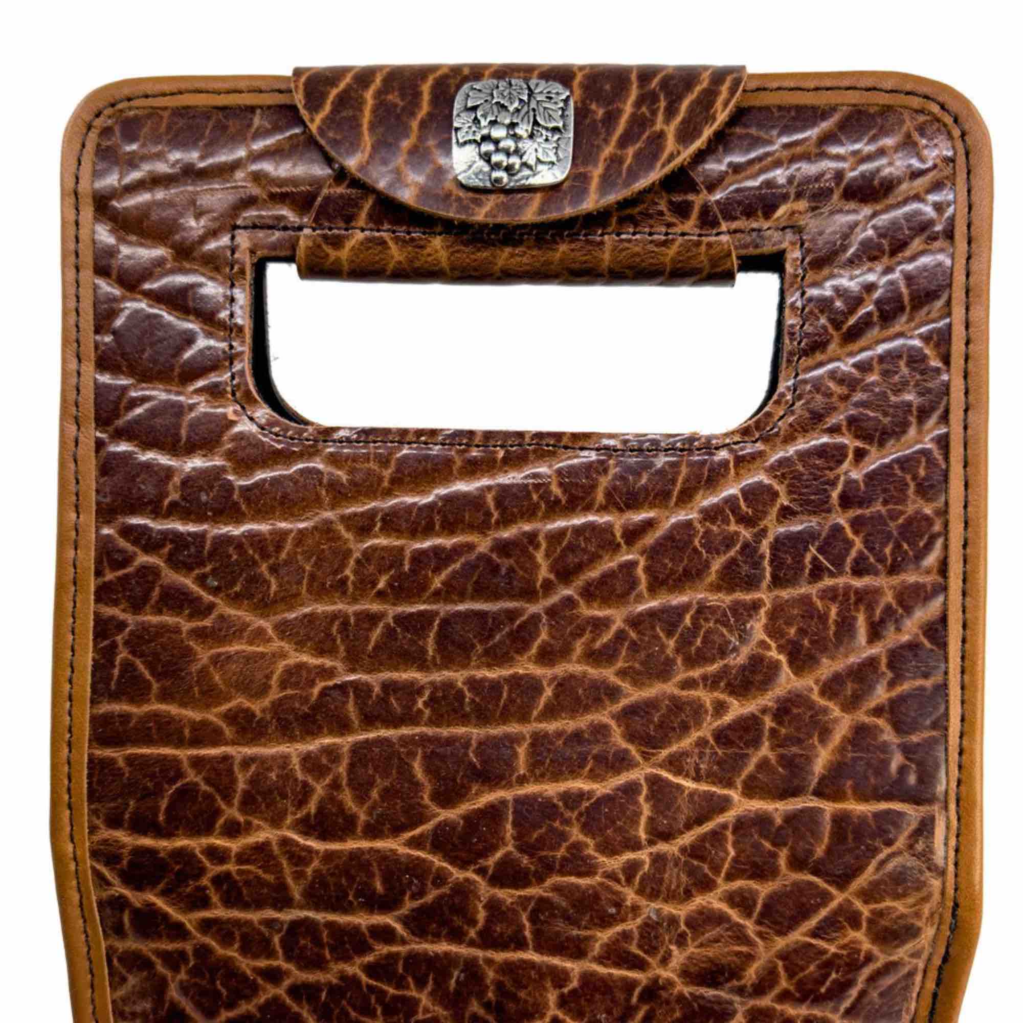 Wine carrier bag, glazed bison, tobacco, close-up