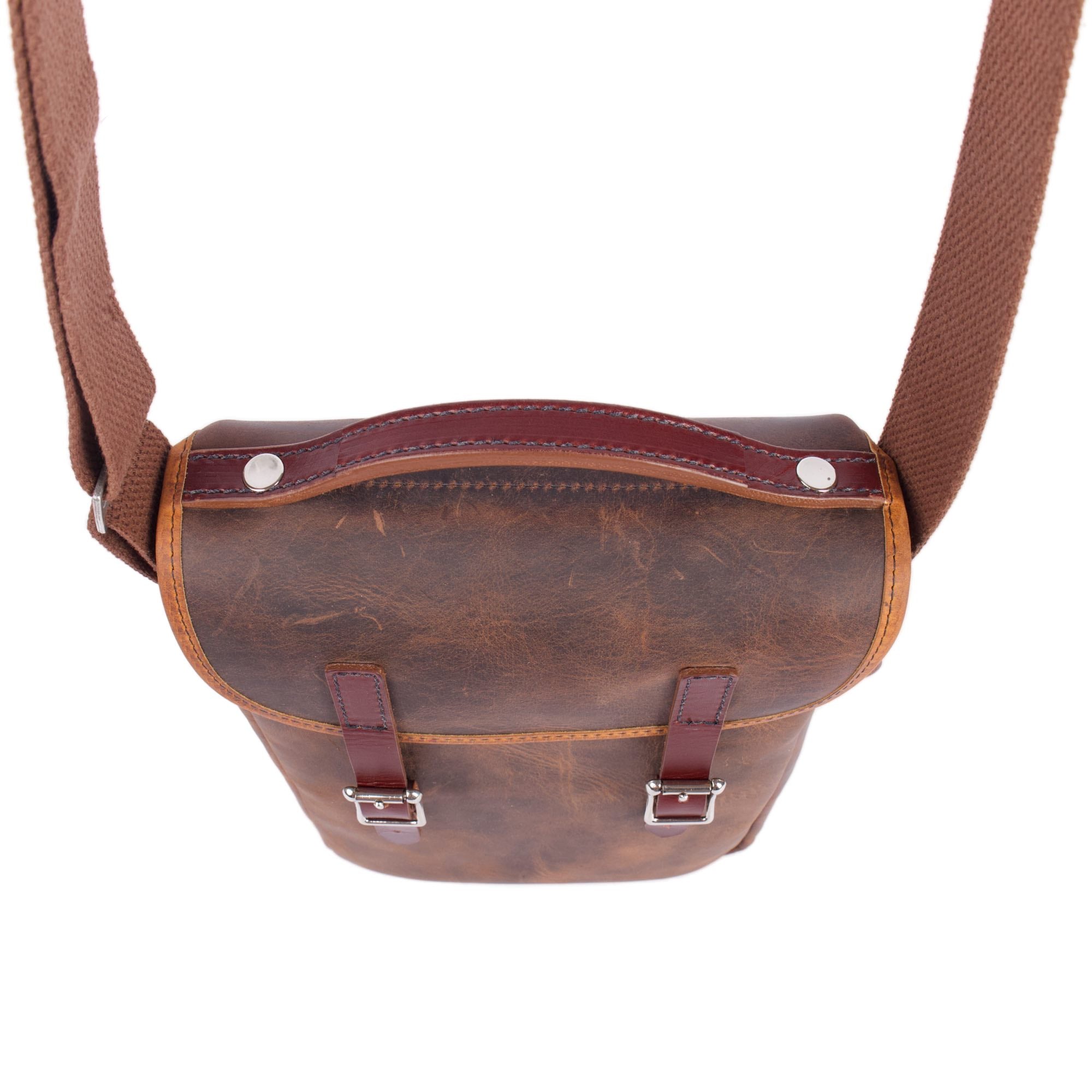 Double bottle wine satchel in good times by sonoma county leather top view