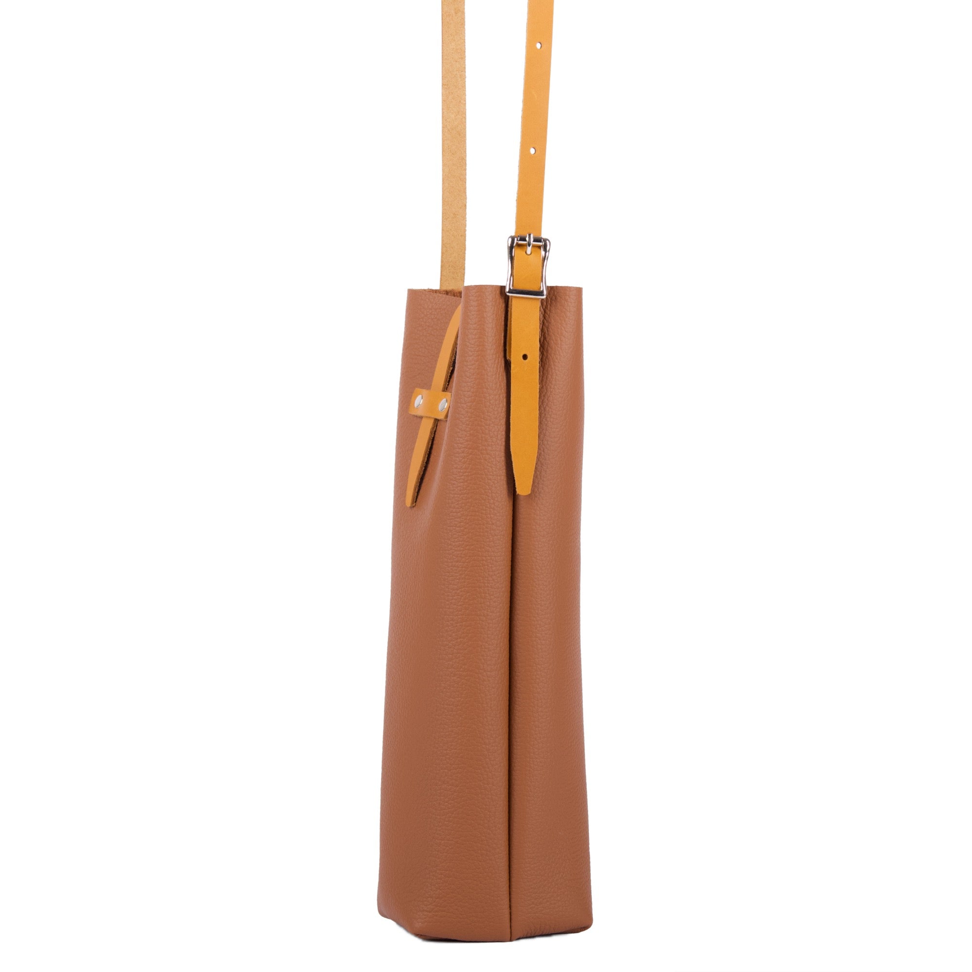 Leather wine bottle carrier bag, Pacific Brandy, side view