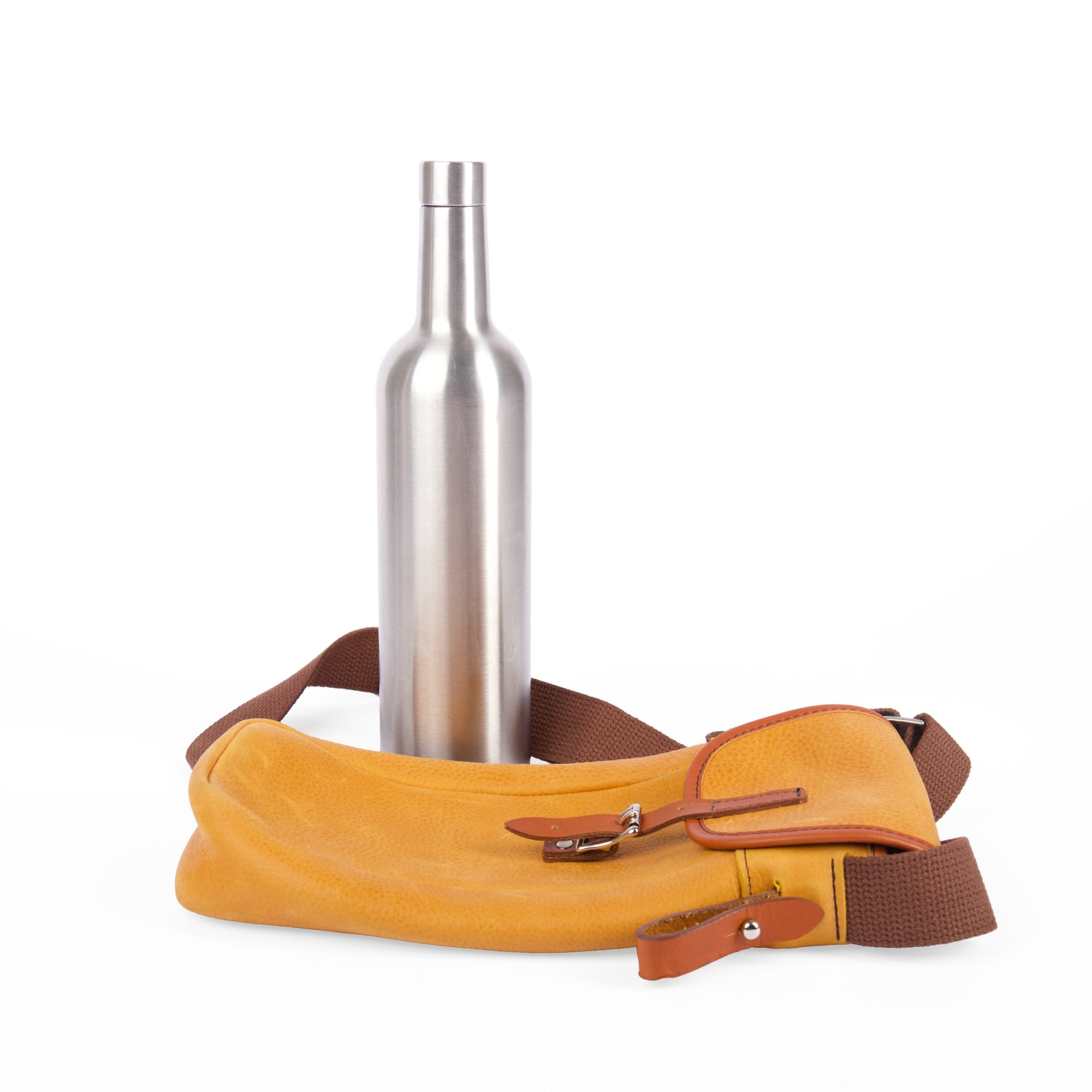 Single bottle wine satchel in amber adventure by sonoma county leather laid flat with bottle