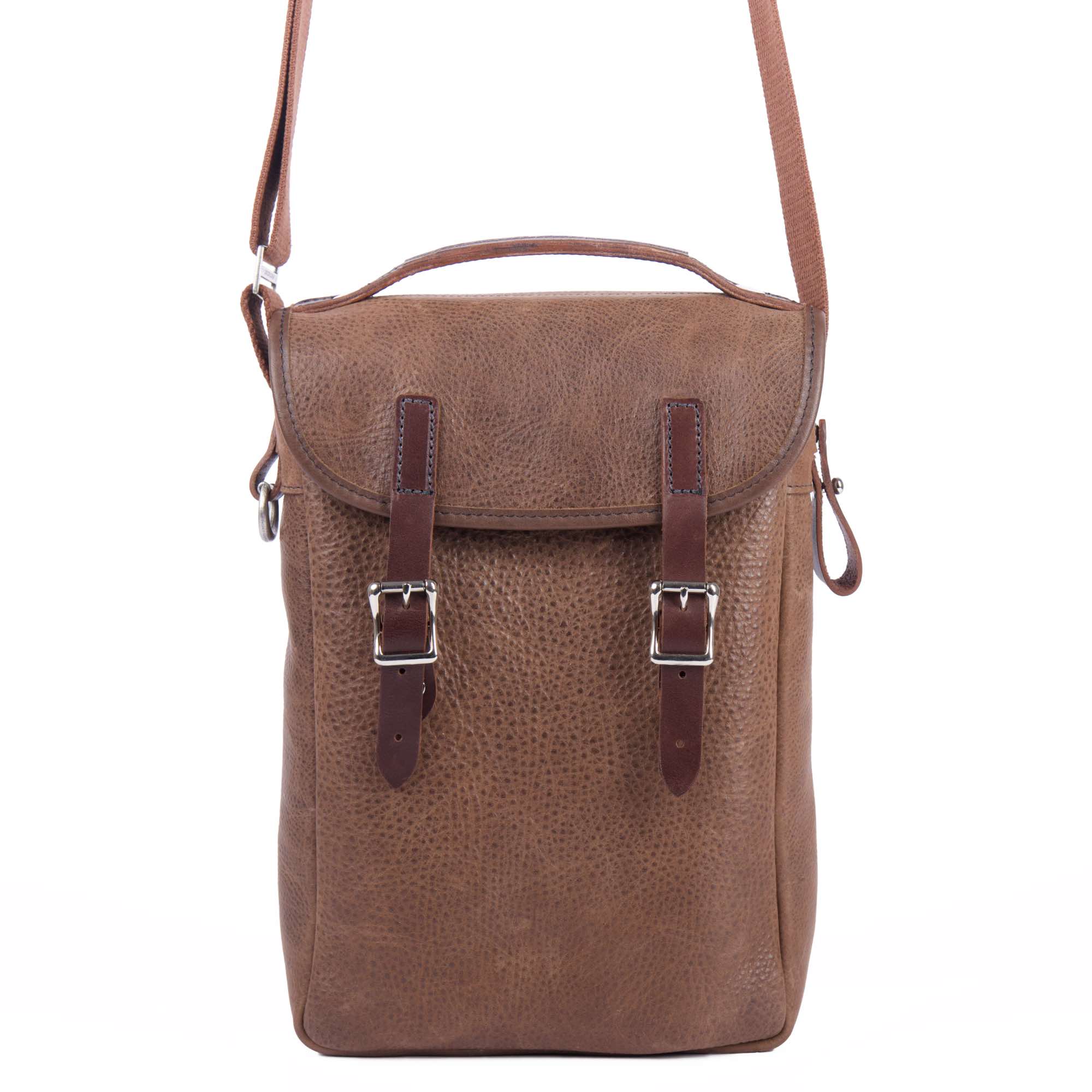 Double bottle wine satchel in cocoa adventure by sonoma county leather front