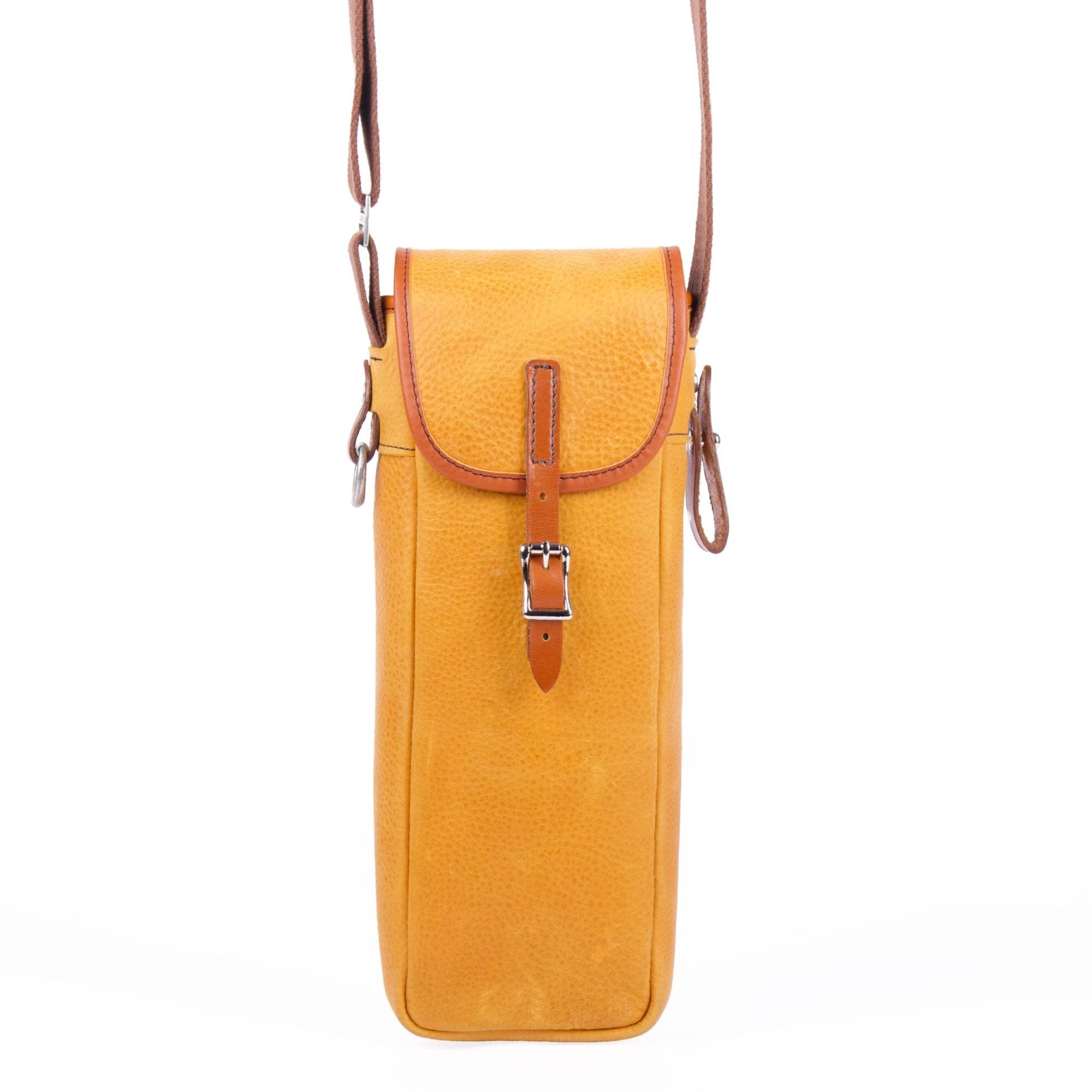 Single bottle wine satchel in amber adventure by sonoma county leather front