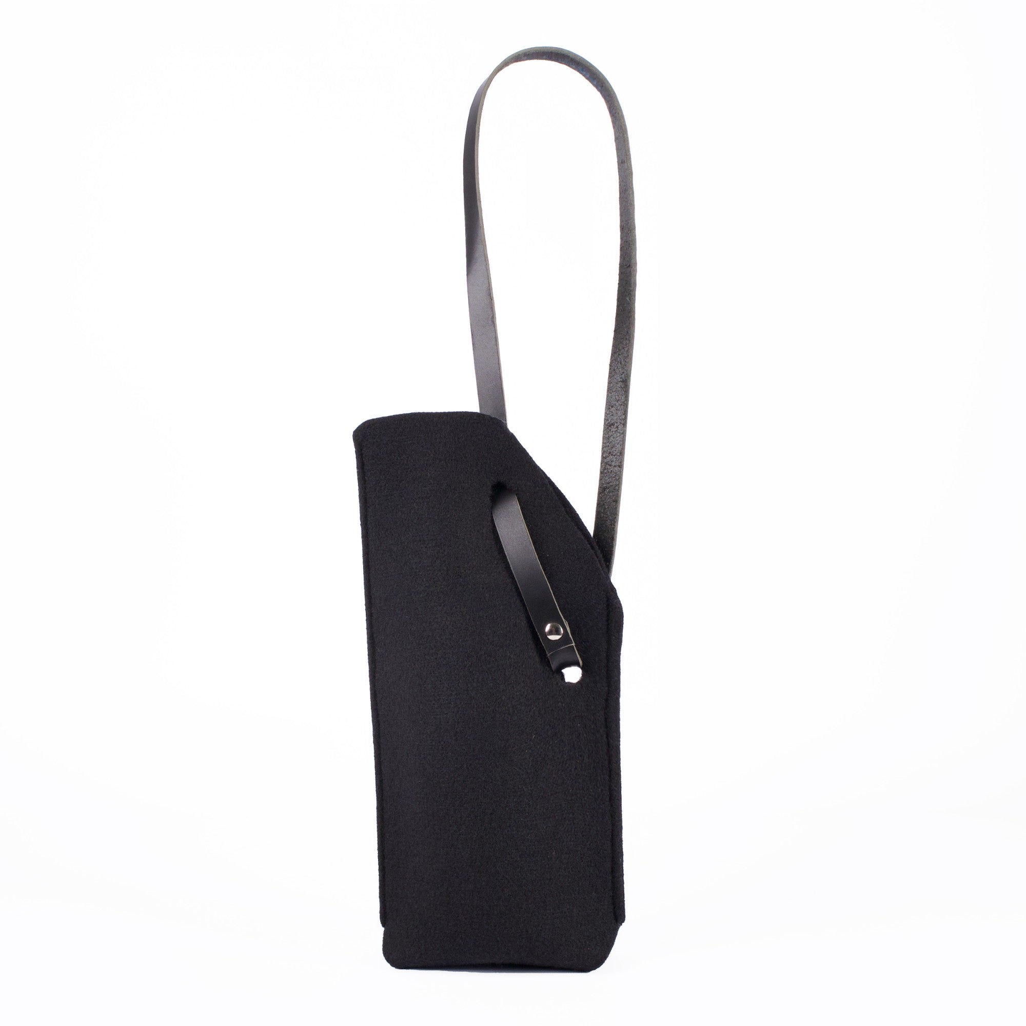 Single bottle felt wine sling by sonoma county leather in black long strap