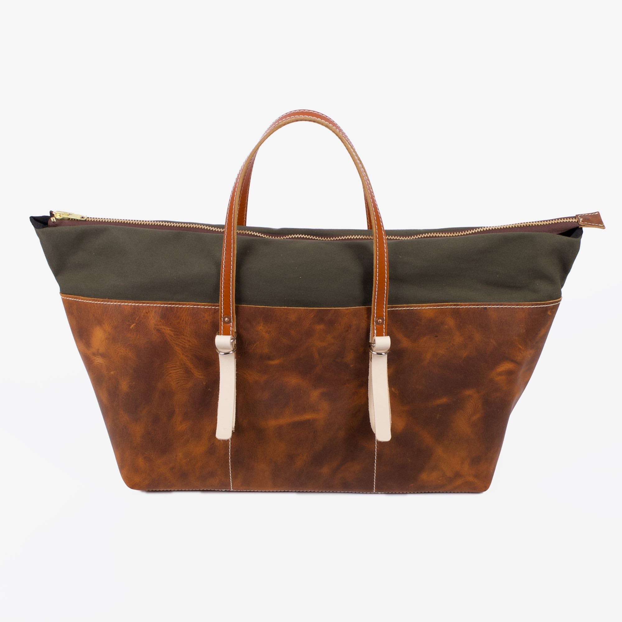 Moon mountain weekender bag by sonoma county leather front